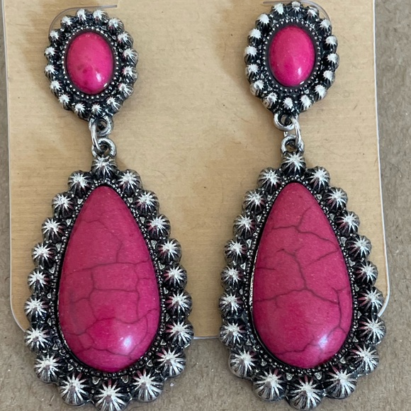 🎉💕NEW Catherine Silver Fuchsia Pink Teardrop Earrings - Picture 1 of 1